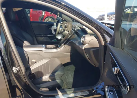 2022 Mercedes-Benz C 300 4Matic z USA, uszkodzony, nr VIN W1KAF4HB7NR067185